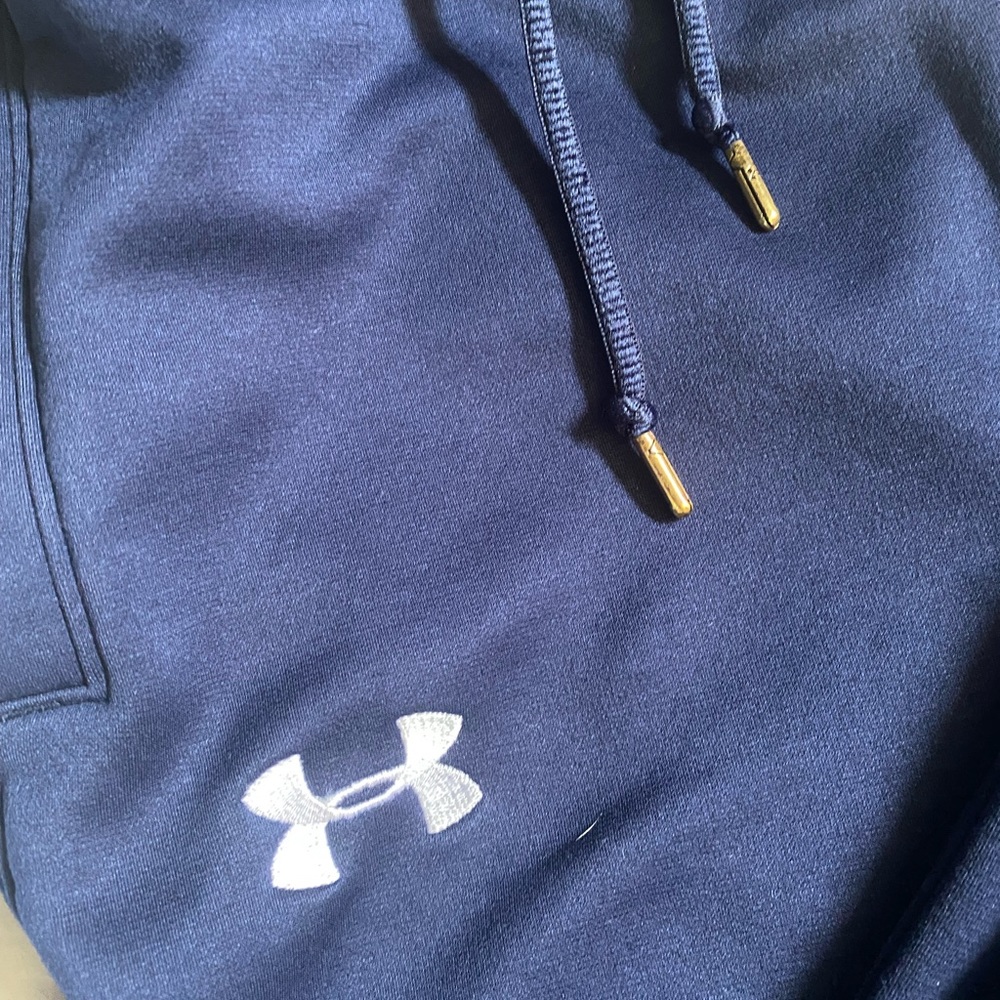 Men’s navy blue Under Armour sweatpants